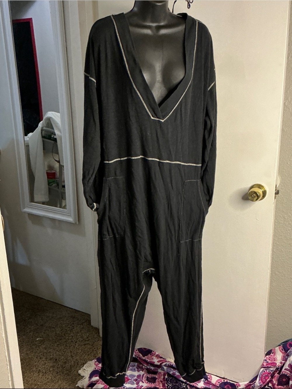 NATURAL LIFE Black V-Neck Long-Sleeve Jumpsuit with Contrast Stitching